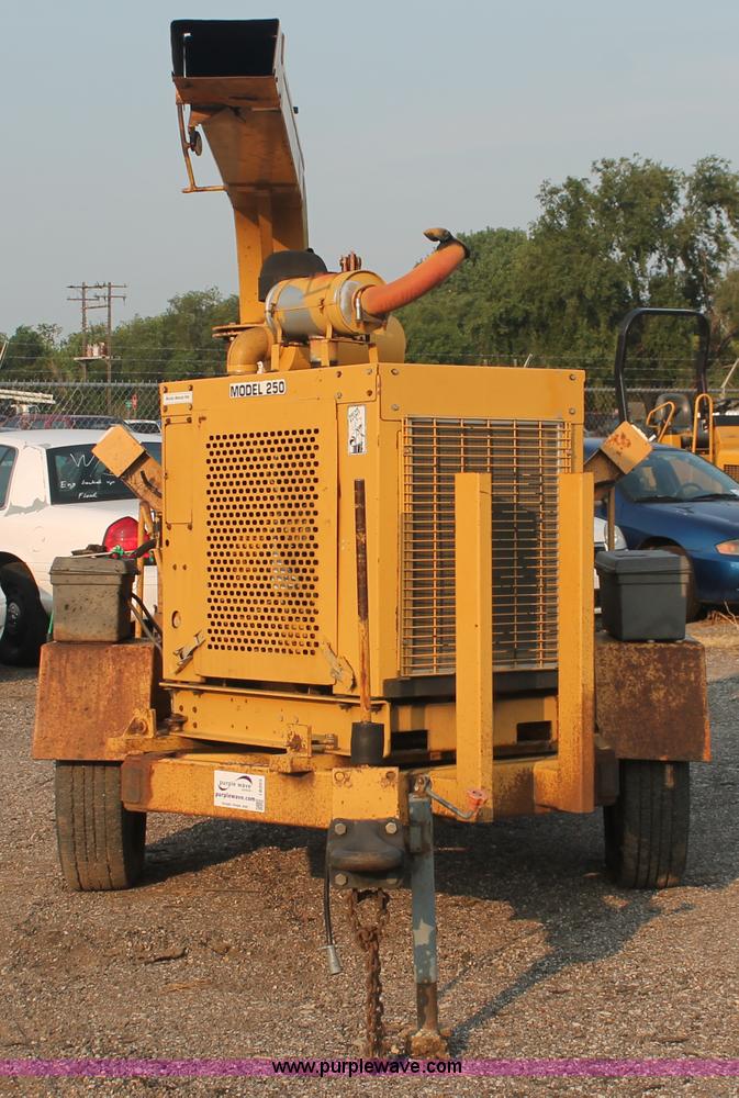 image for item I8203 Bandit 250XP mobile chipper/shredder