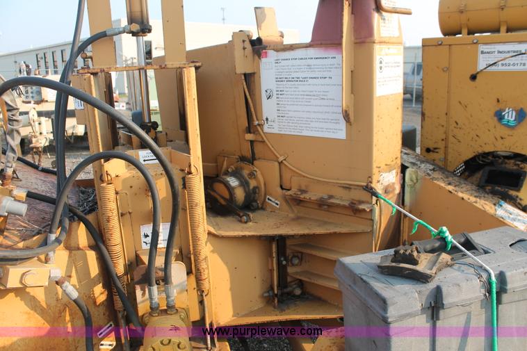 image for item I8203 Bandit 250XP mobile chipper/shredder