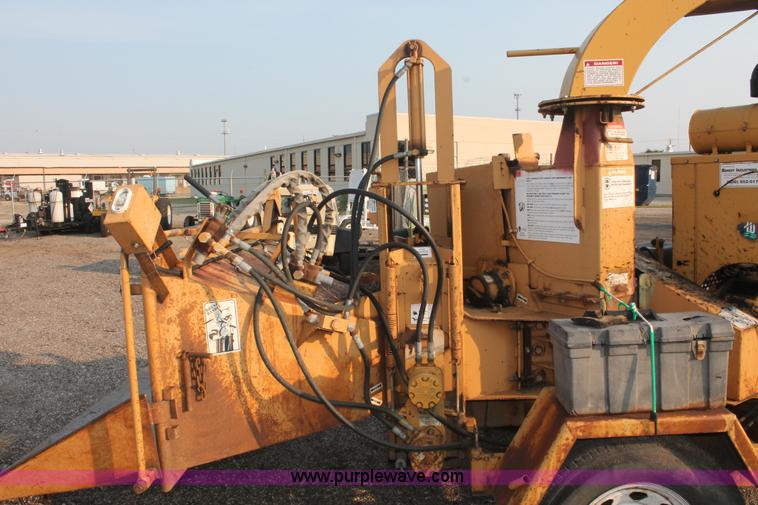 image for item I8203 Bandit 250XP mobile chipper/shredder