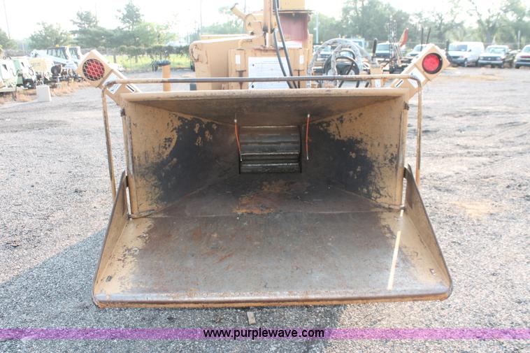 image for item I8203 Bandit 250XP mobile chipper/shredder