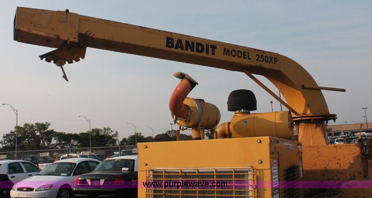 image for item I8203 Bandit 250XP mobile chipper/shredder