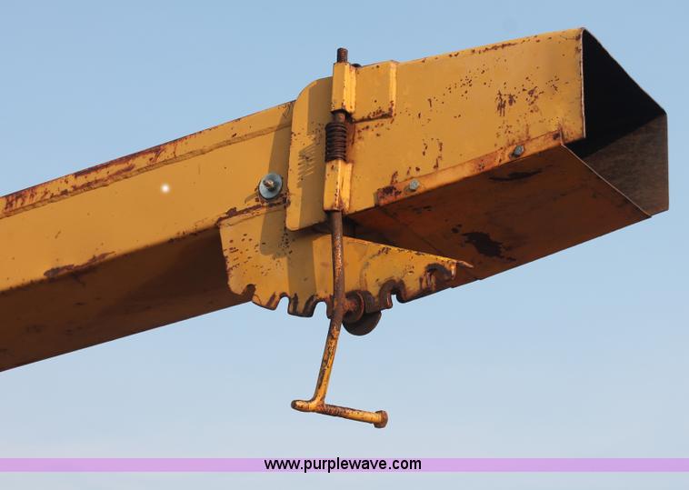 image for item I8203 Bandit 250XP mobile chipper/shredder