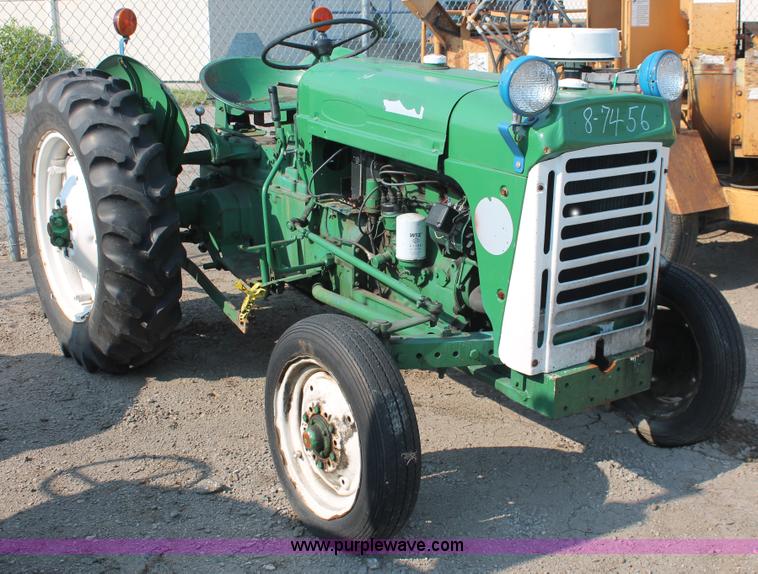 image for item I8204 Oliver tractor