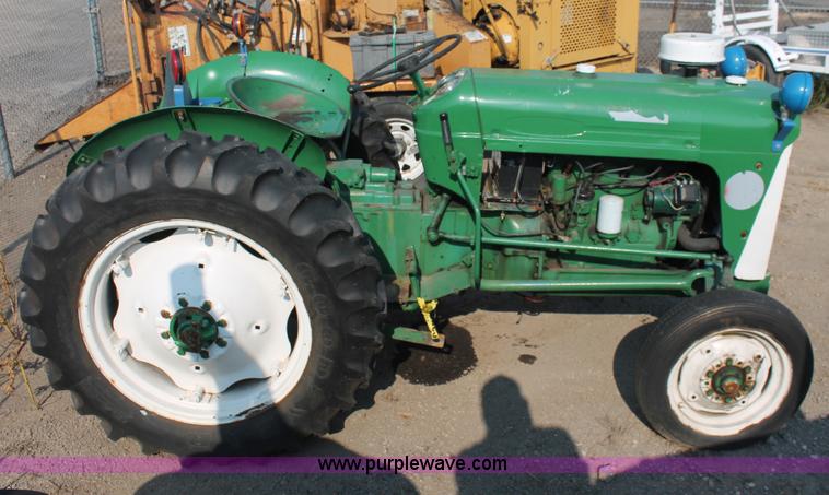 image for item I8204 Oliver tractor