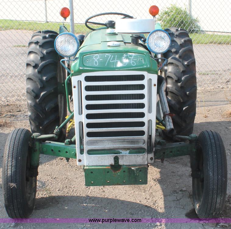 image for item I8204 Oliver tractor