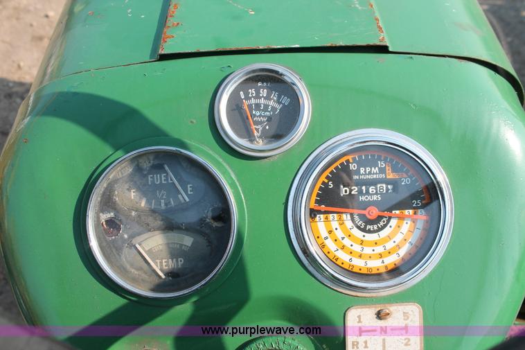 image for item I8204 Oliver tractor