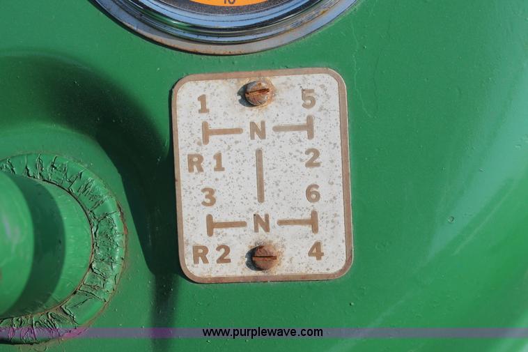 image for item I8204 Oliver tractor