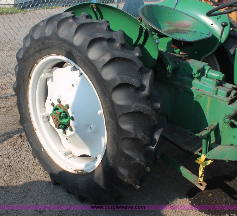 image for item I8204 Oliver tractor