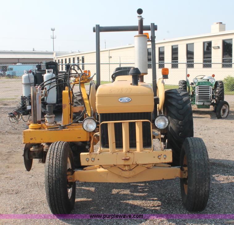 image for item I8205 Ford 250C Industrial tractor