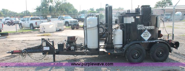 image for item I8206 2001 Crafco one ton poly patch machine