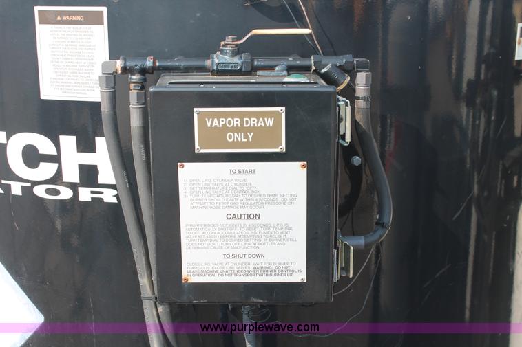 image for item I8206 2001 Crafco one ton poly patch machine