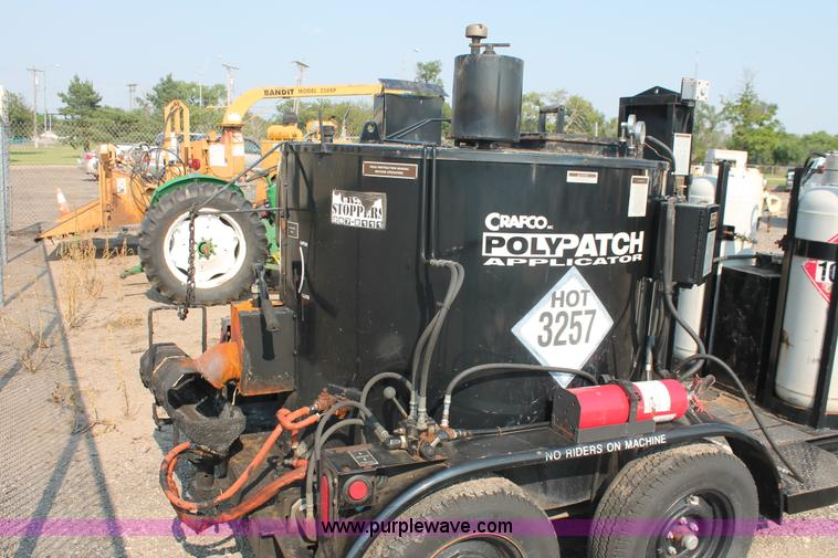 image for item I8206 2001 Crafco one ton poly patch machine