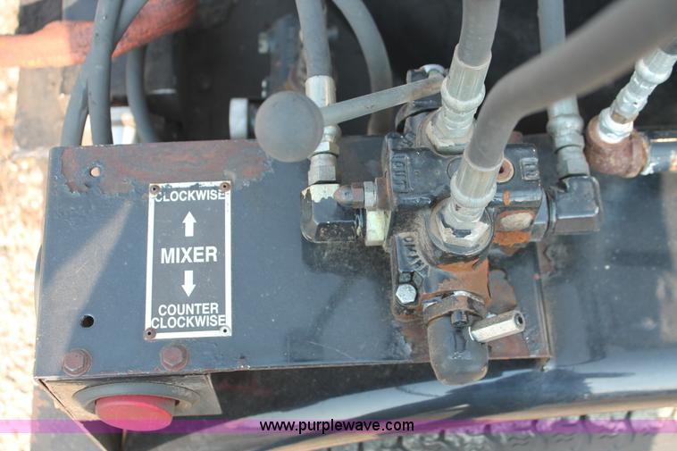 image for item I8206 2001 Crafco one ton poly patch machine