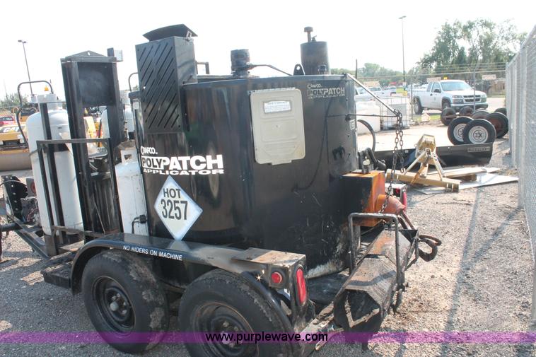 image for item I8206 2001 Crafco one ton poly patch machine