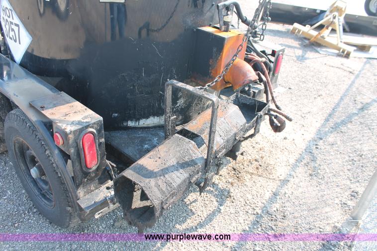 image for item I8206 2001 Crafco one ton poly patch machine