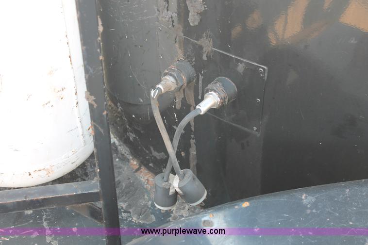 image for item I8206 2001 Crafco one ton poly patch machine