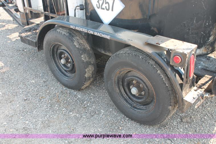 image for item I8206 2001 Crafco one ton poly patch machine