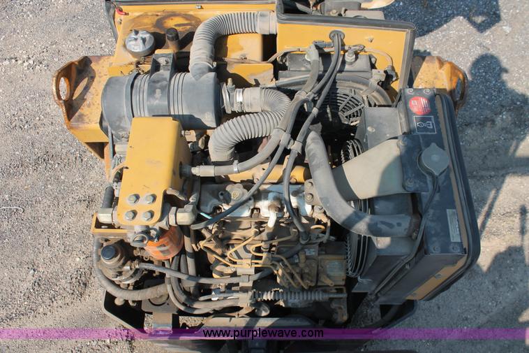 image for item I8213 2002 Caterpillar CB-224D articulated vibratory roller