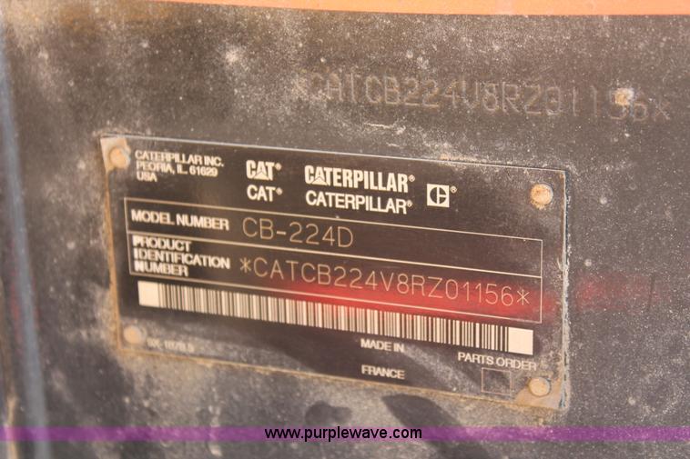 image for item I8213 2002 Caterpillar CB-224D articulated vibratory roller