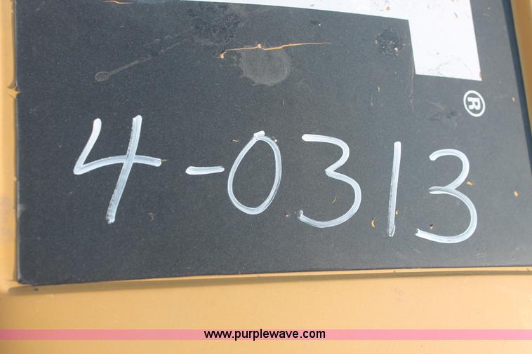 image for item I8213 2002 Caterpillar CB-224D articulated vibratory roller