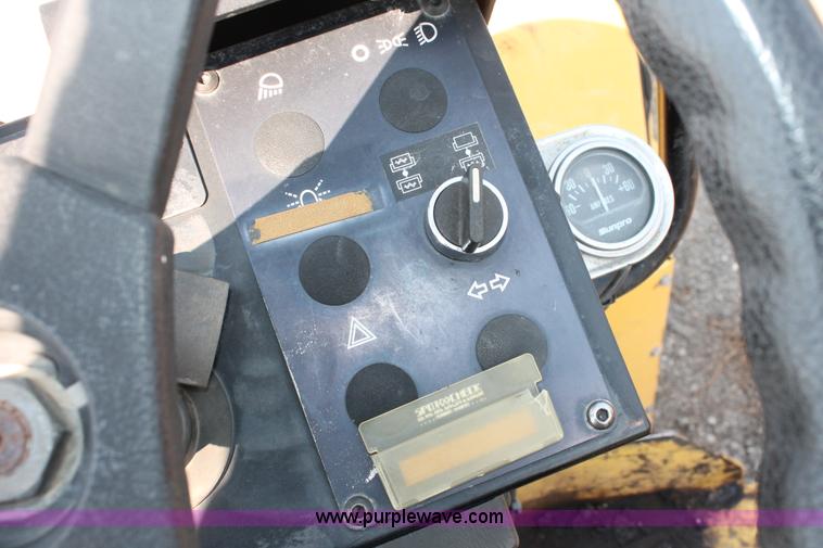 image for item I8214 2001 Dynapac CC122 Series 12 articulated vibratory roller