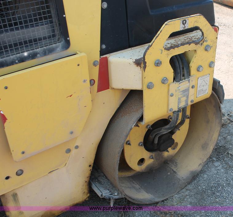 image for item I8214 2001 Dynapac CC122 Series 12 articulated vibratory roller