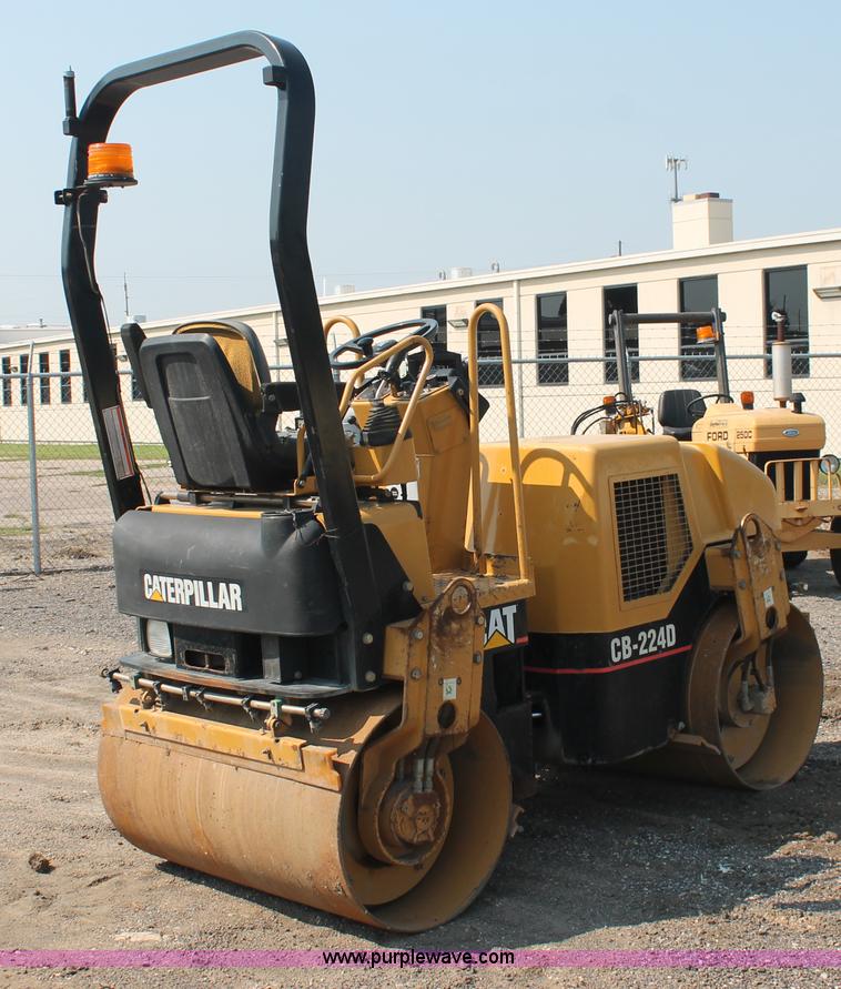 image for item I8215 2002 Caterpillar CB-224D articulated vibratory smooth drum roller