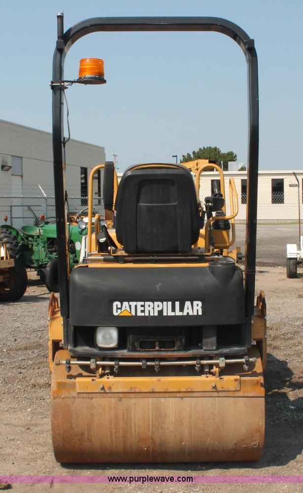 image for item I8215 2002 Caterpillar CB-224D articulated vibratory smooth drum roller