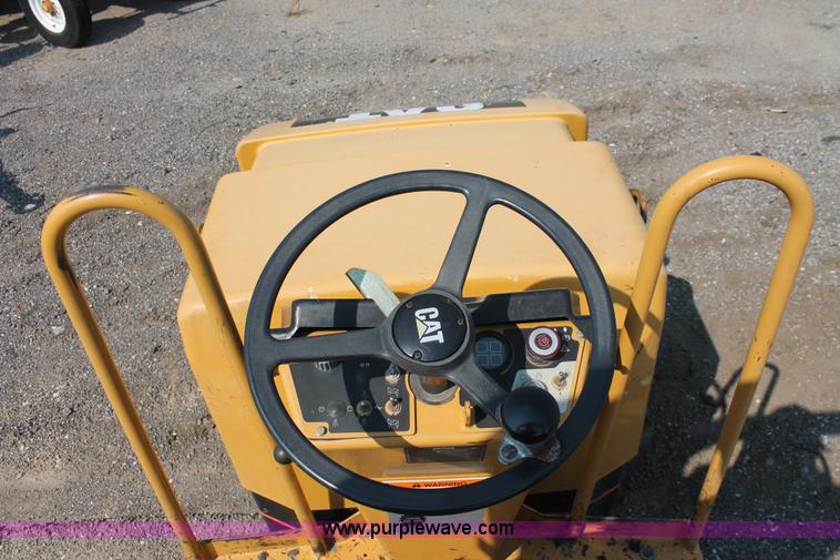 image for item I8215 2002 Caterpillar CB-224D articulated vibratory smooth drum roller