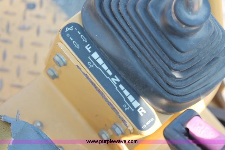 image for item I8215 2002 Caterpillar CB-224D articulated vibratory smooth drum roller