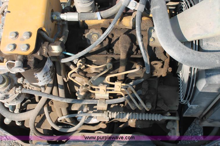 image for item I8215 2002 Caterpillar CB-224D articulated vibratory smooth drum roller