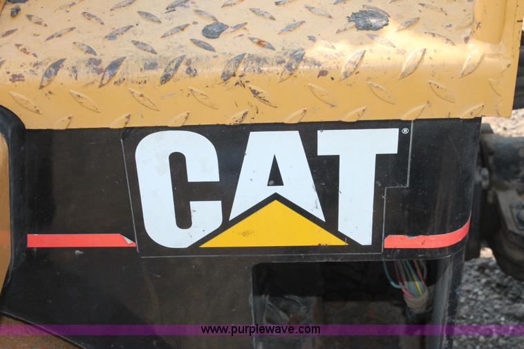 image for item I8215 2002 Caterpillar CB-224D articulated vibratory smooth drum roller