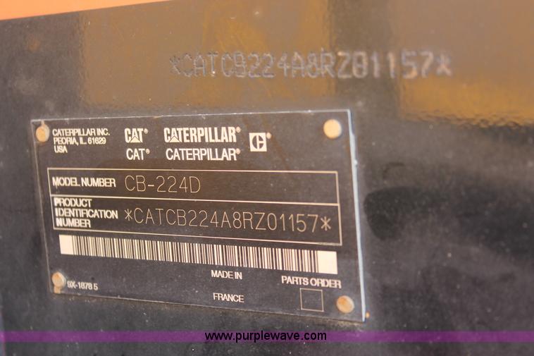 image for item I8215 2002 Caterpillar CB-224D articulated vibratory smooth drum roller