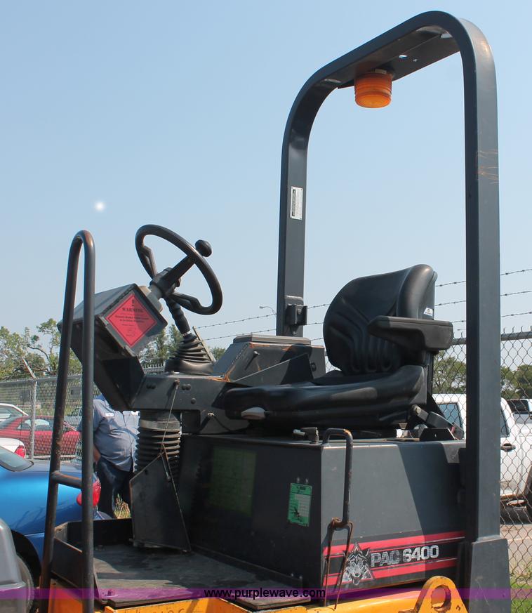 image for item I8216 1999 Stone PAC 6400 articulated vibratory smooth drum roller