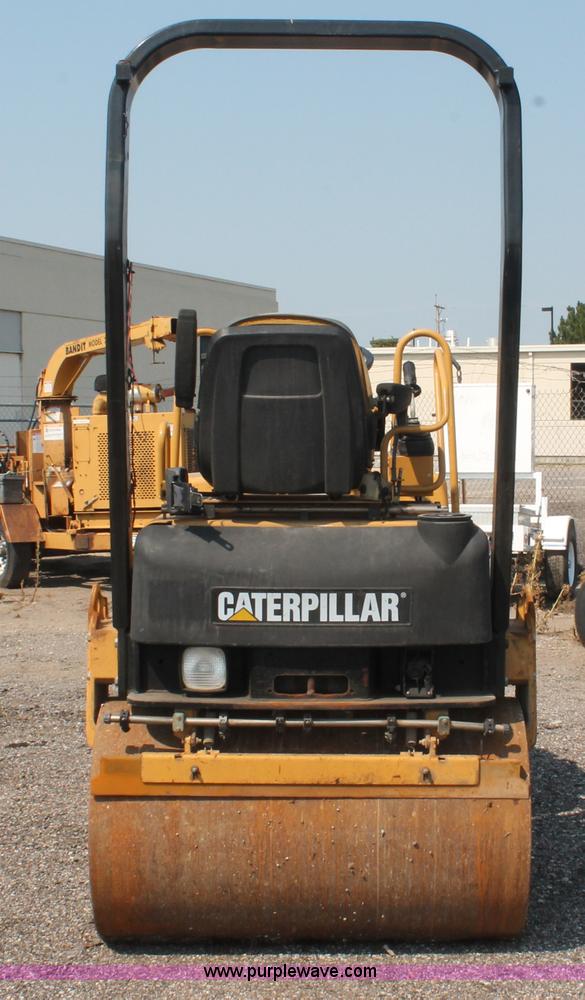image for item I8217 2002 Caterpillar CB-224D articulated vibratory smooth drum roller