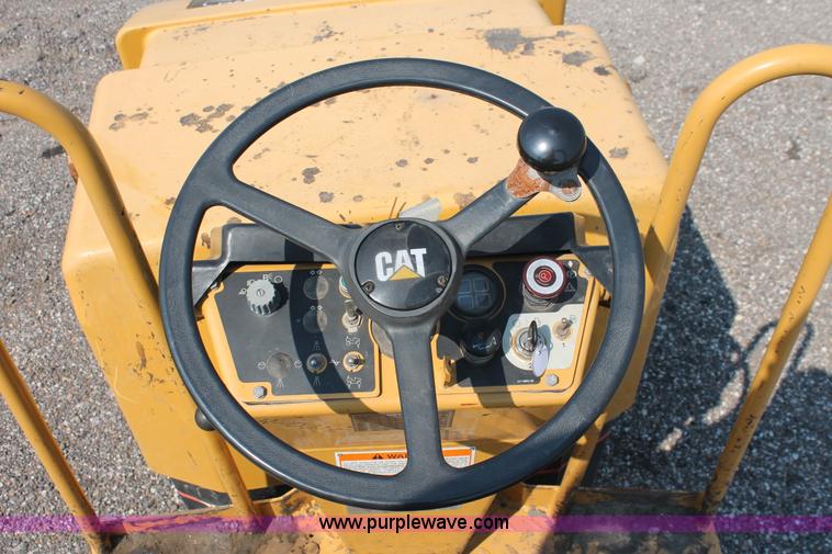 image for item I8217 2002 Caterpillar CB-224D articulated vibratory smooth drum roller