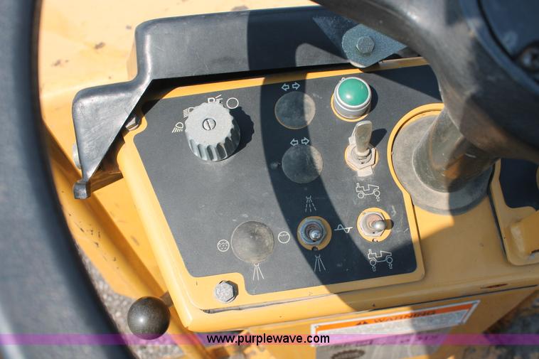 image for item I8217 2002 Caterpillar CB-224D articulated vibratory smooth drum roller