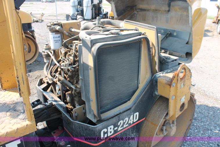 image for item I8217 2002 Caterpillar CB-224D articulated vibratory smooth drum roller