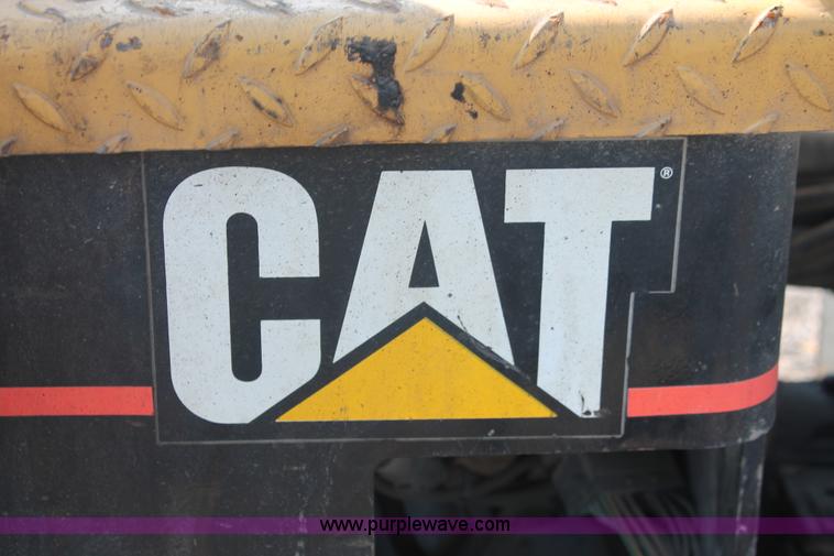 image for item I8217 2002 Caterpillar CB-224D articulated vibratory smooth drum roller