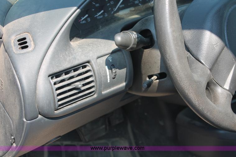 image for item I8218 2004 Chevrolet Cavalier