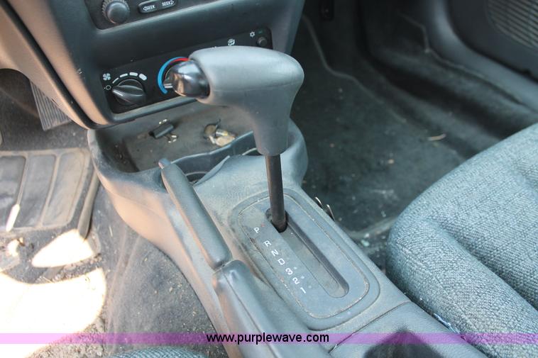 image for item I8218 2004 Chevrolet Cavalier