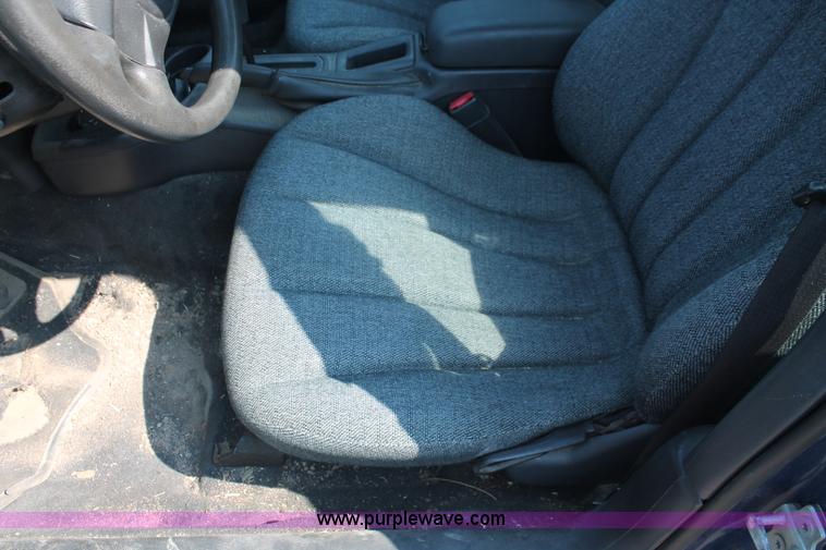 image for item I8218 2004 Chevrolet Cavalier