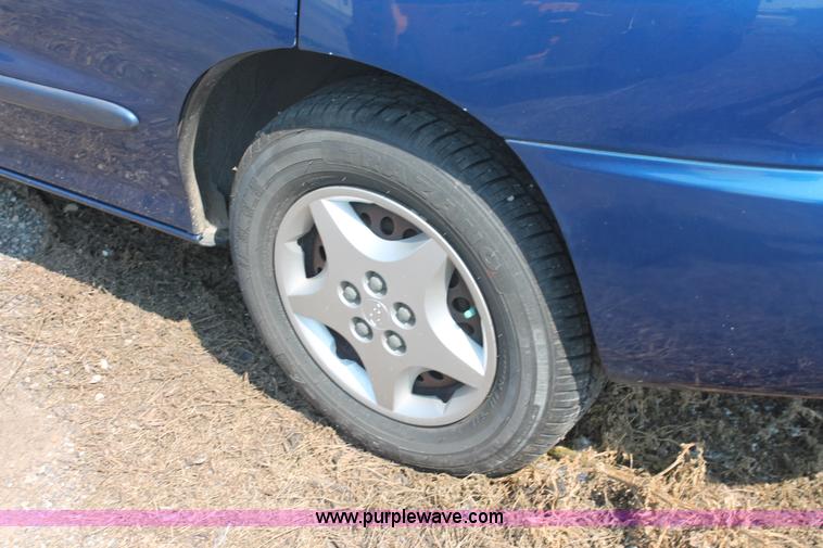 image for item I8218 2004 Chevrolet Cavalier