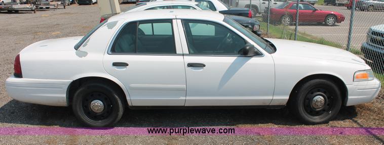image for item I8219 2006 Ford Crown Victoria Police Interceptor