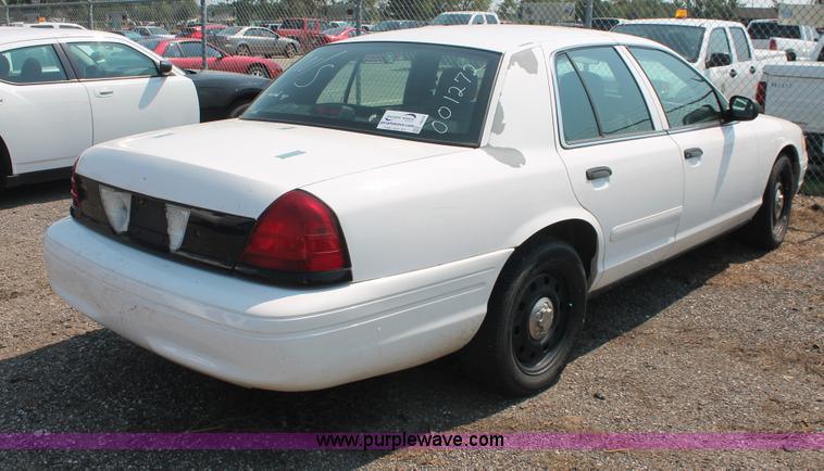 image for item I8219 2006 Ford Crown Victoria Police Interceptor