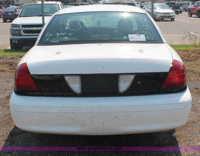 image for item I8219 2006 Ford Crown Victoria Police Interceptor