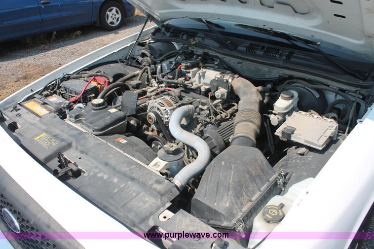 image for item I8219 2006 Ford Crown Victoria Police Interceptor