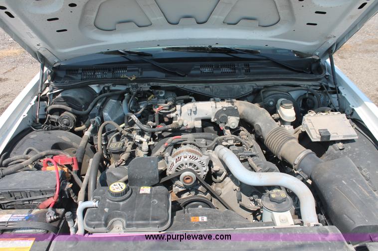 image for item I8219 2006 Ford Crown Victoria Police Interceptor