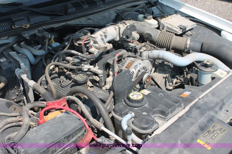 image for item I8219 2006 Ford Crown Victoria Police Interceptor