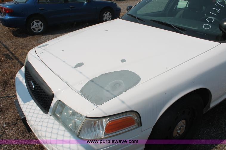 image for item I8219 2006 Ford Crown Victoria Police Interceptor